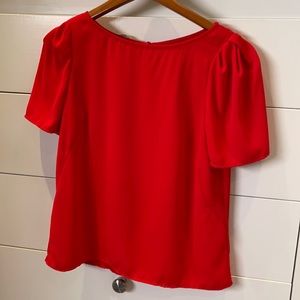 Red short sleeve P  top very figure flattering
